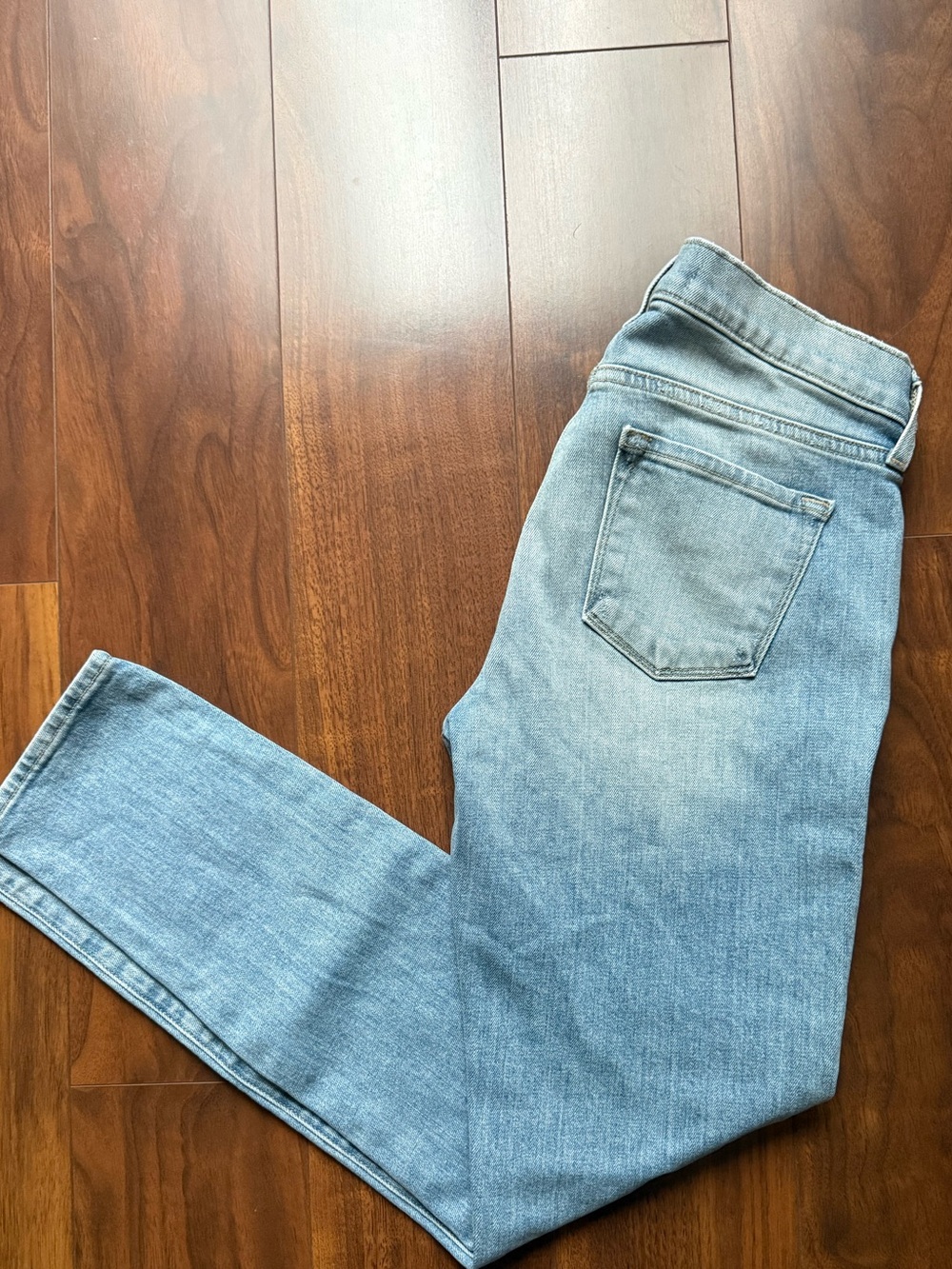 J Brand Ellis Skinny Low Rise Cropped Light Denim Jeans / Size 24 / NEVER WORN!